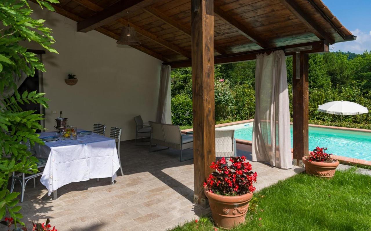 לוקה Villa Con Piscina Esclusiva Nel Verde מראה חיצוני תמונה