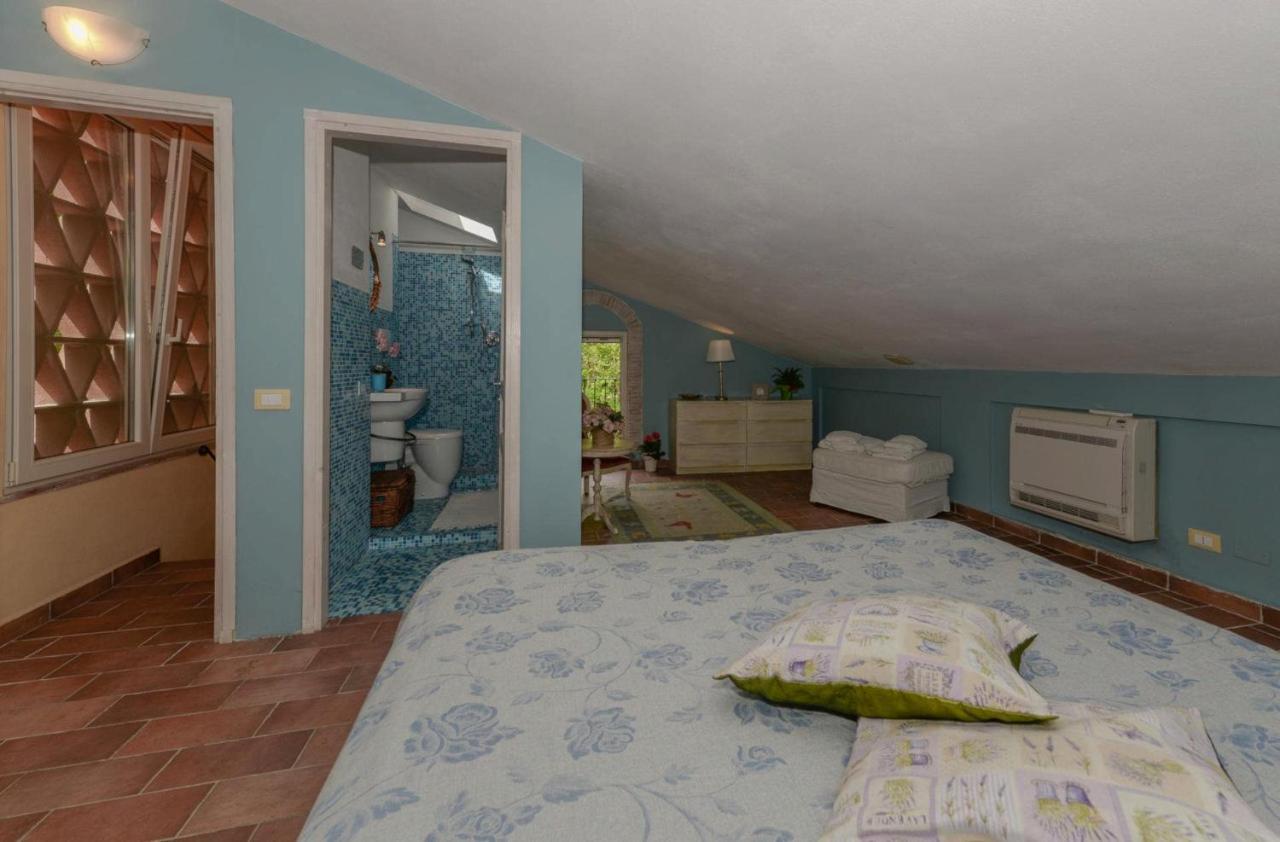 לוקה Villa Con Piscina Esclusiva Nel Verde מראה חיצוני תמונה